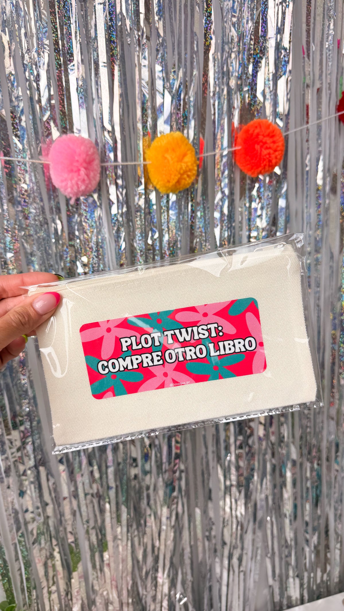 “PLOT TWIST: COMPRE OTRO LIBRO” Cartuchera