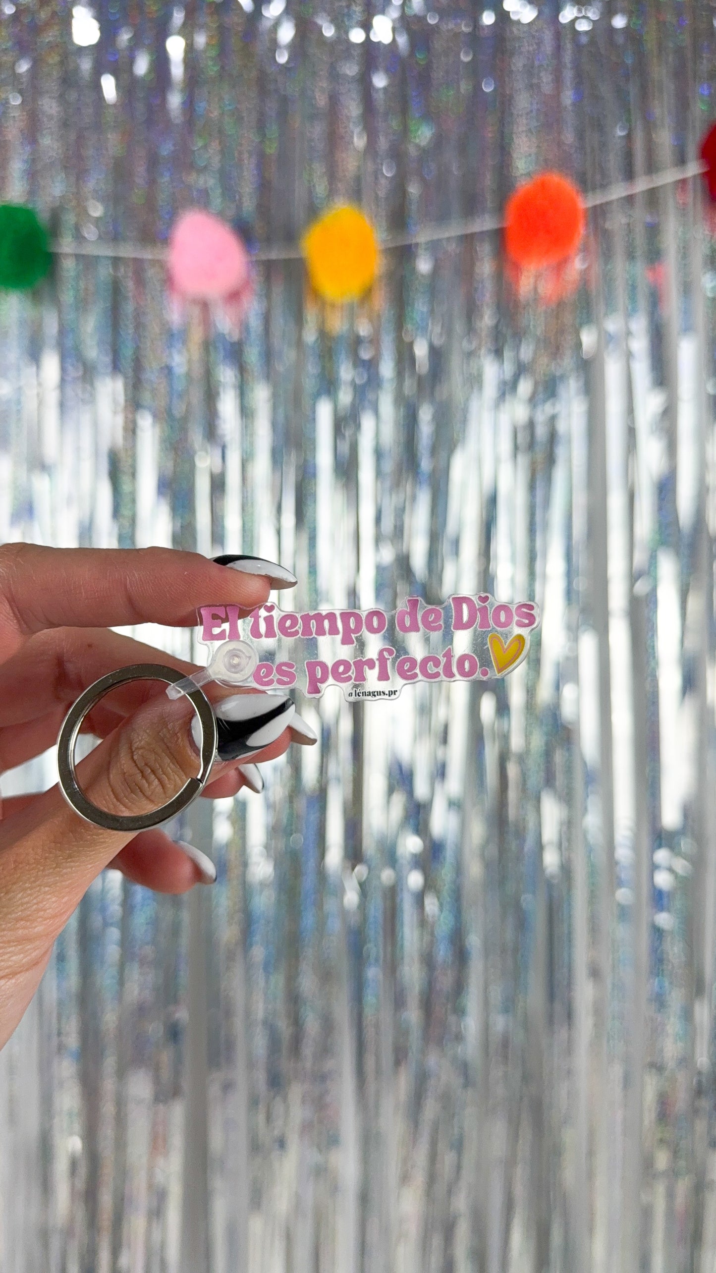 "Dios tiene el control" Keychains