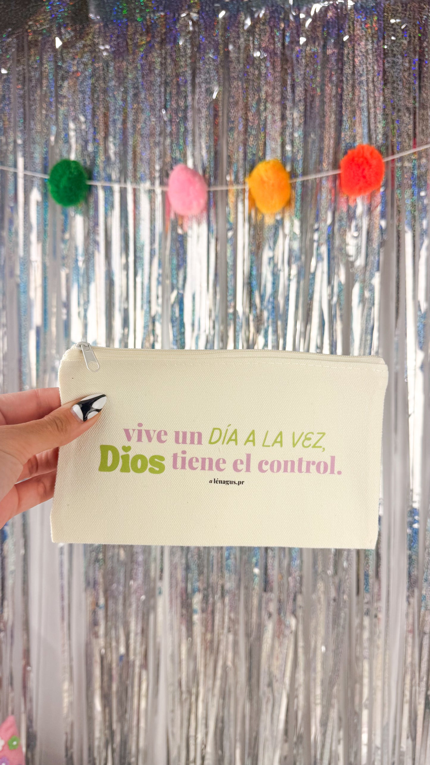 "Vive un día a la vez, Dios tiene el control" Carterita