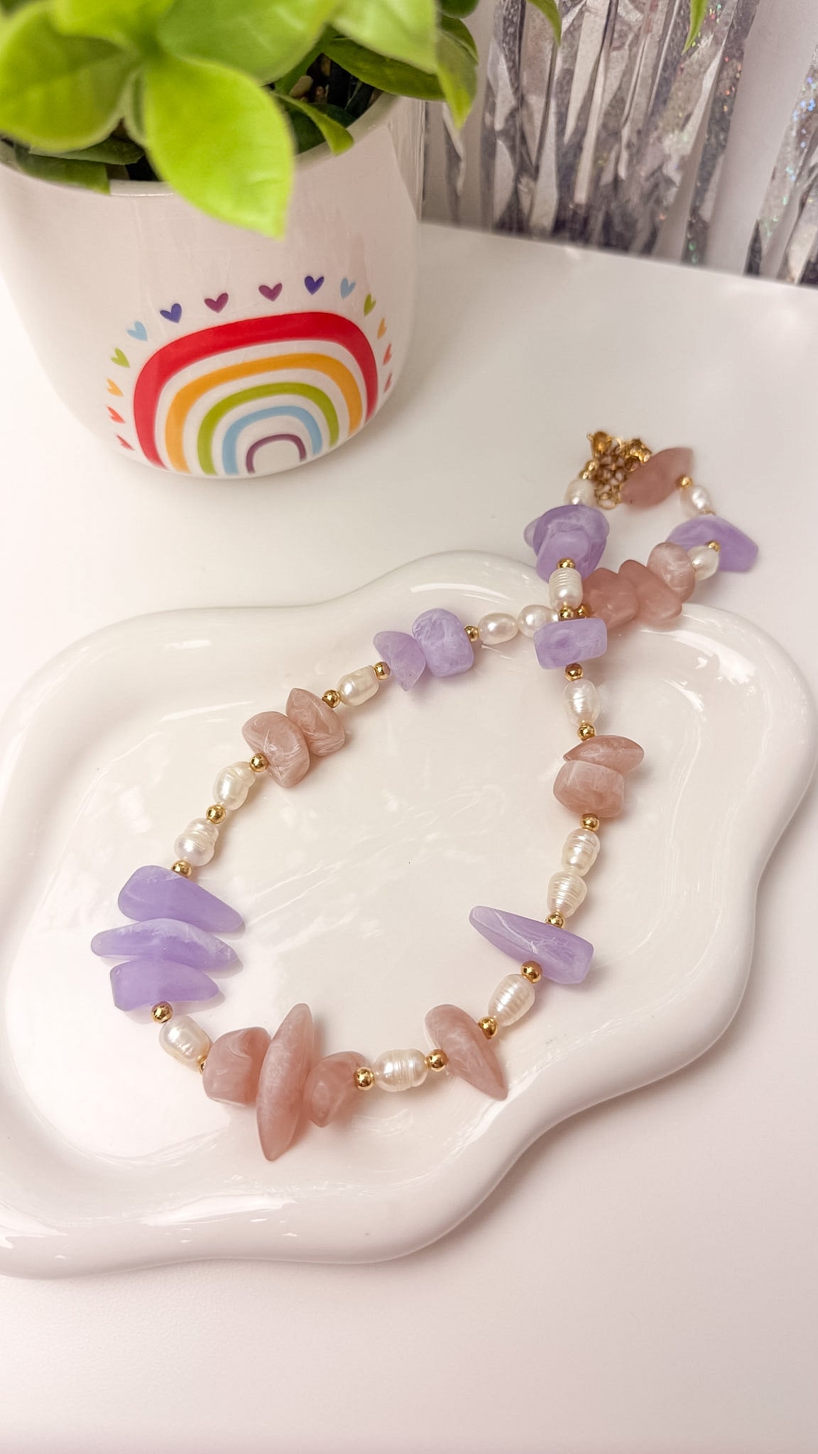 LAS PIEDRAS EN EL CAMINO, YO LAS PINTO DE COLOR NECKLACE